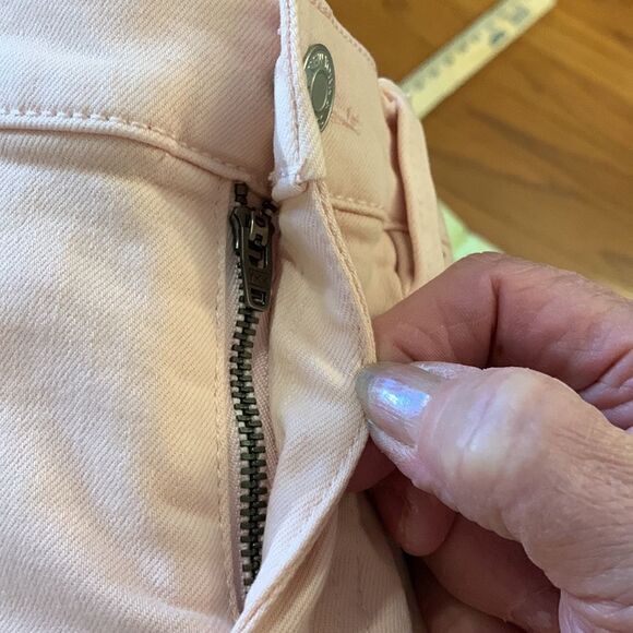 Soho Size 0 pale pink denim jeans with scalloped hemline. - Picture 9 of 9